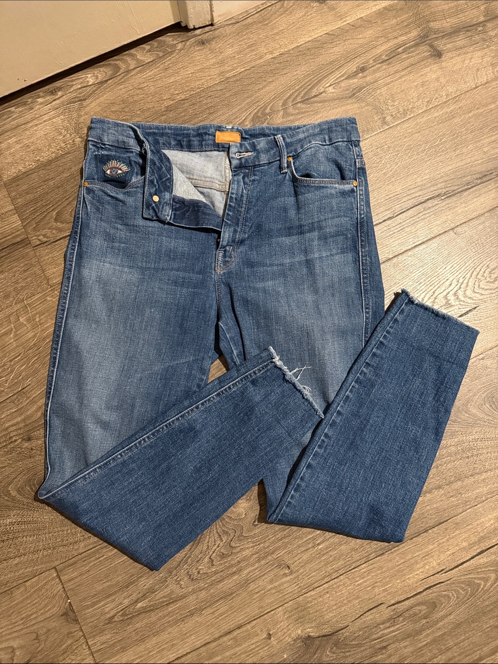 MOTHER Denim Jeans w/ Embroidered Eye Detail | Raw Hem | Size 31